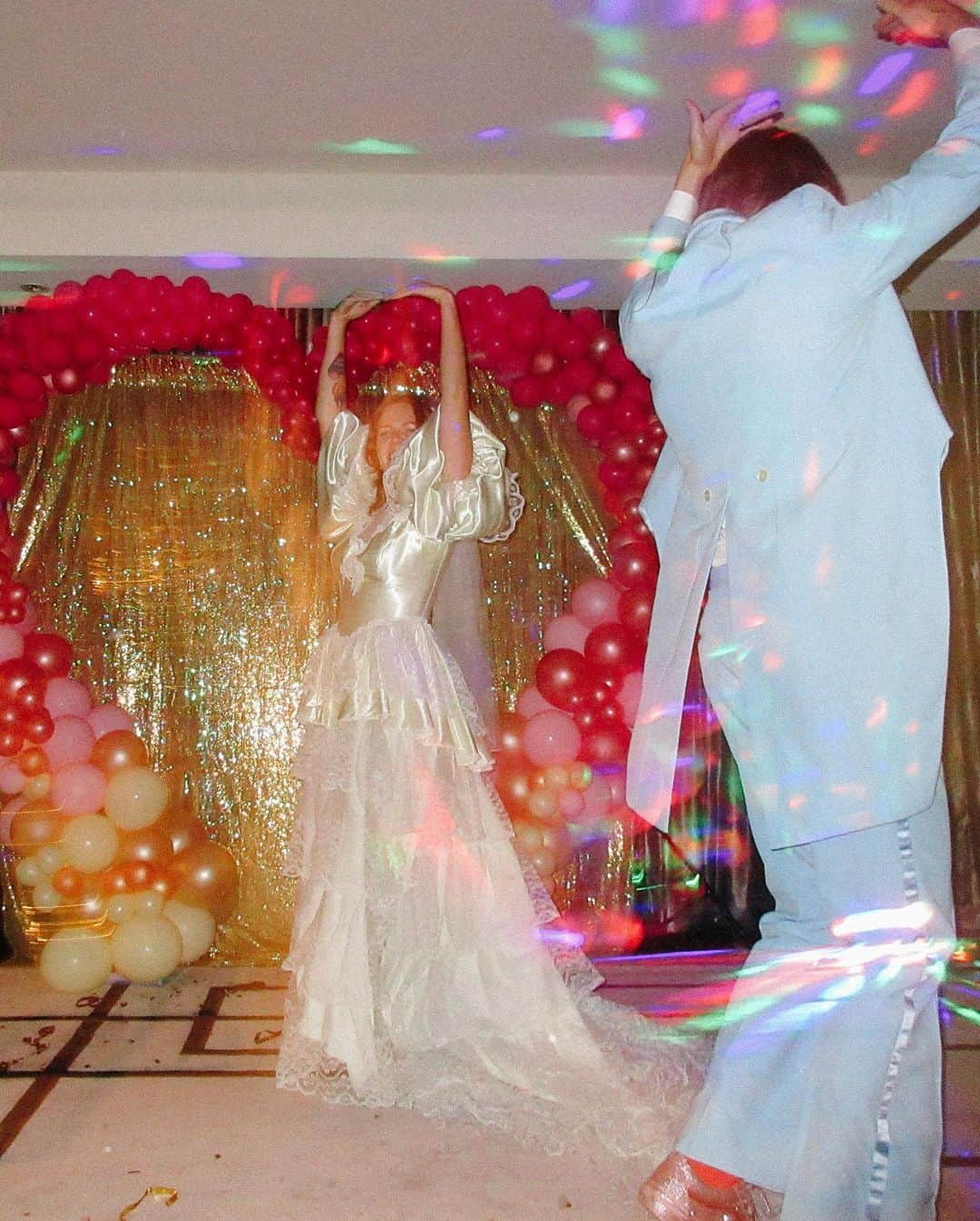 トーヴ・ローさんのインスタグラム写真 - (トーヴ・ローInstagram)「QUARANTINE WEDDING DUMP #2 ✨」2月12日 20時12分 - tovelo