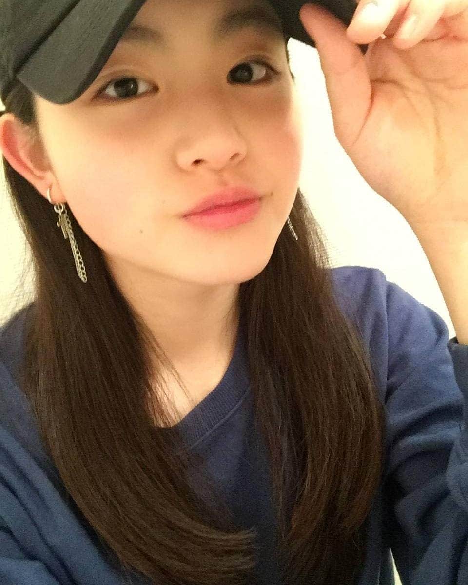 丸本凛のインスタグラム：「#instagood#photooftheday#キャップ#ぼうし#smile#😁#イヤリング#15歳#中3」