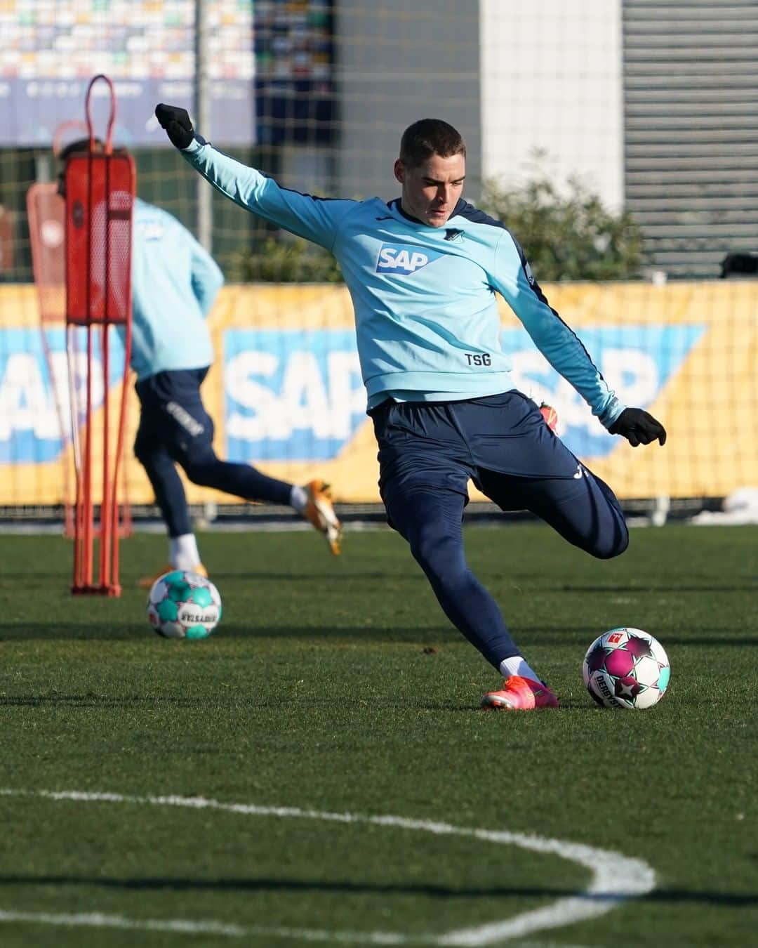 TSG1899ホッフェンハイムさんのインスタグラム写真 - (TSG1899ホッフェンハイムInstagram)「All eyes on #BVBTSG 👁 #bundeliga #training #tsg」2月12日 20時26分 - tsghoffenheim