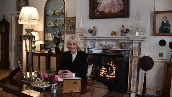 ロイヤル・ファミリーのインスタグラム：「Via @clarencehouse   “It’s pure brilliance because it’s so simple, yet it’s so effective.”   As Patron of @safelives_, The Duchess of Cornwall recently discussed the new ‘Ask for ANI’ scheme with Suzanne Jacob, Chief Executive, and Rachel Williams, a pioneer for the charity and survivor of domestic abuse.   ‘Ask for ANI’ (Action Needed Immediately) was introduced last month to allow victims of domestic violence to discreetly use a code word in order to access help. The programme is in place in over 2500 @Boots stores and more than 200 independent pharmacies across the UK.   Since its launch, approximately one person per day has used the service to access potentially life-saving support.   The Duchess has highlighted the work of domestic abuse charities in the UK and overseas for many years, with the aim of breaking taboo around the issue. In July, Her Royal Highness visited Boots Piccadilly to view the newly opened ‘safe spaces’, in which victims can access advice and support.  Visit @clarencehouse find out more about ‘Ask for ANI’ and to watch the conversation in full.」