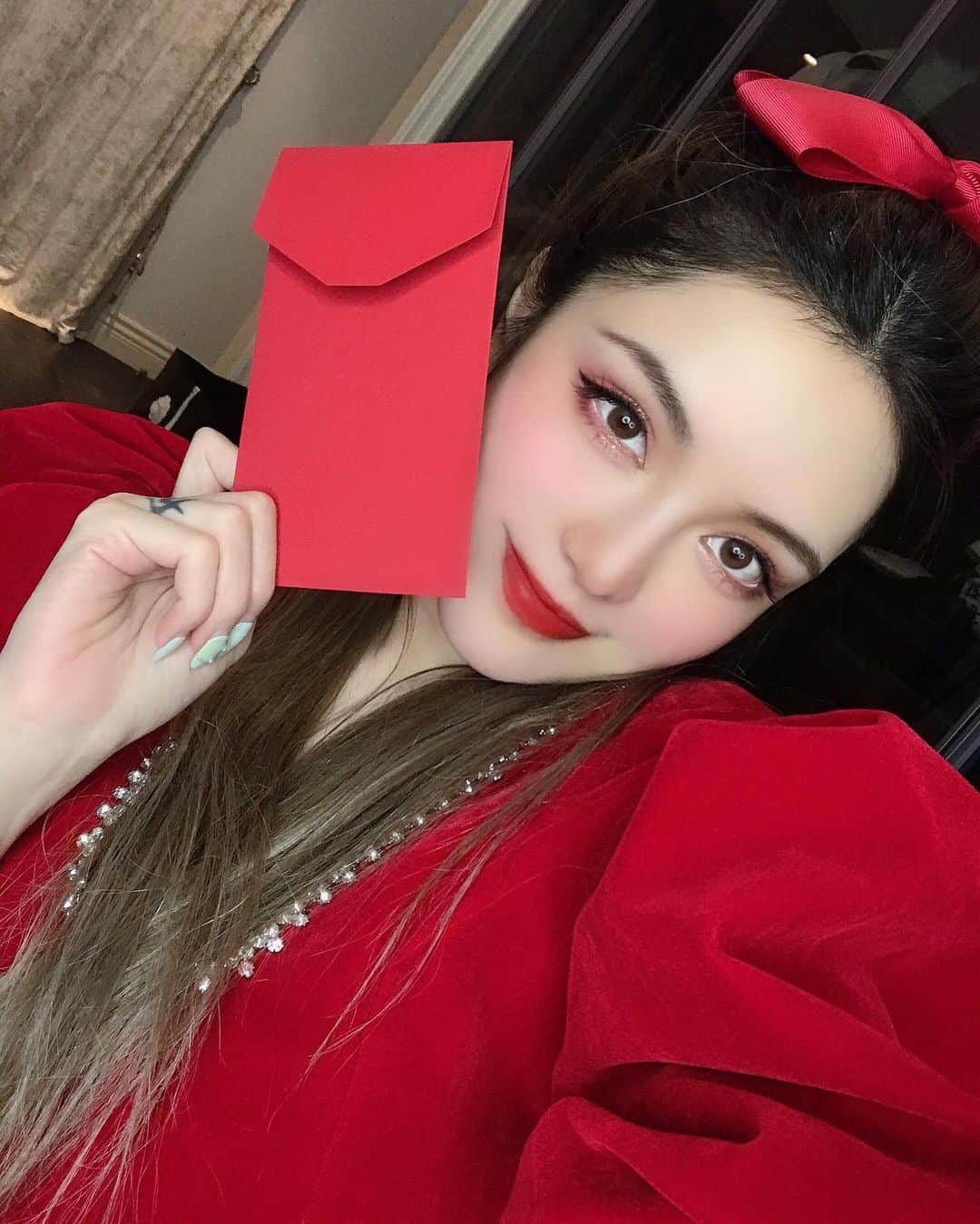 Grace Chowのインスタグラム：「大家新年快乐呀！🧧」