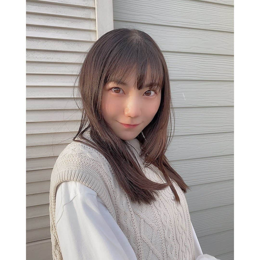 藤崎未夢さんのインスタグラム写真 - (藤崎未夢Instagram)「♡ 今日は久しぶりのぽかぽかお天気☺️☀️ 薄着で過ごせました！  普段スカートばかりでパンツを履く機会が少ないのだけれど、 あまりにも安かったので買ってみたら タイプの形だった🌼  実はスニーカーはさらに安いの🙊👟 どちらも1000円以下だよ〜！ . . #パンツコーデ #チェックパンツ #ニットベスト」2月12日 20時32分 - miyu_miyu_ngt48