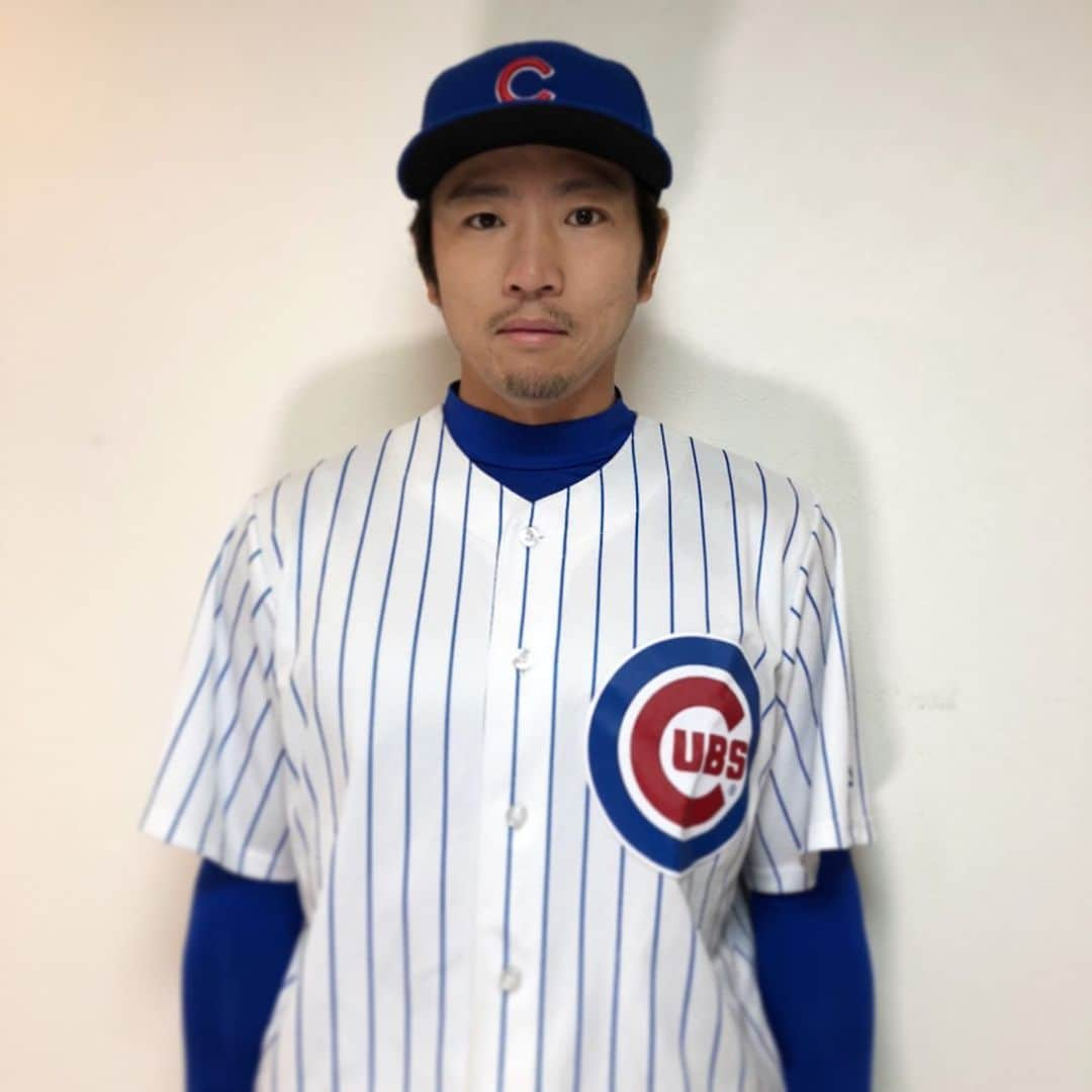 クーニンズさんのインスタグラム写真 - (クーニンズInstagram)「軟式野球で一番規模が大きい オープン大会はMLBドリームカップ。  過去大会は全国から1400チームが 参加した一大ビックイベントです⚾️  2019年は全国大会が アメリカ、メジャーの球場でした😁  昨年は新型コロナウイルスの影響で 中止になってしまいましたが 2021年は現状ありそうで嬉しい🔥  クーニンズは本大会はいつも MLBチームのユニフォーム着用で 参戦していました。  2018年はこのユニで全国ベスト4でした。 今年こそ全国制覇を❗️  ということで、ユニは久しぶりの カブスユニ復活かも⁉️  みなさんはメジャー球団だと どこのユニフォームが好きですか⁉️  コメントで教えてください✨  #MLBドリームカップ #軟式野球 #写真は2018年のやつ」2月12日 20時36分 - qoonin