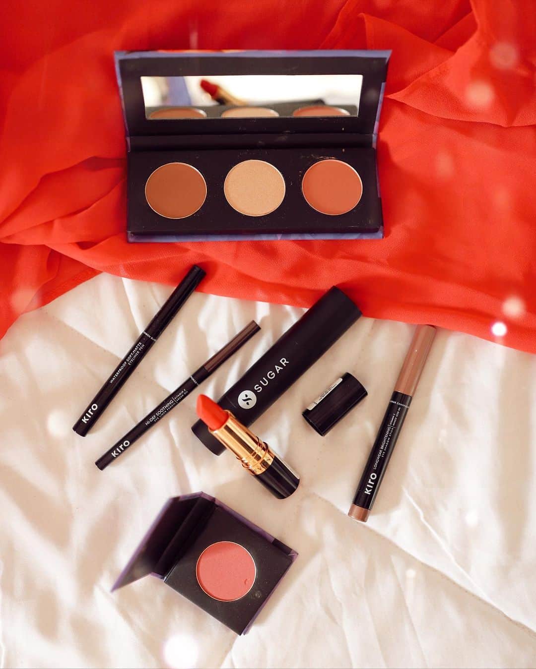Aakriti Ranaさんのインスタグラム写真 - (Aakriti RanaInstagram)「Hey guys! It's time for you to get all set for your special date night on Valentine's Day and I have created just the right makeup look for you with products from #AmazonBeauty ❤️  @sugarcosmetics  (B07PDMMQ9P) SUGAR Cosmetics Ace Of Face Foundation Stick (B077P4Z46L) SUGAR Cosmetics Contour De Force Face Palette  (B077P5L7YC) SUGAR Cosmetics Contour De Force Mini Blush   @kirobeautyrhy (B08JW1GB4V) Kiro Long-Wear Brightening Eye Shadow Stick (B08JVXDFSY) Kiro Hi-Def Soothing Eyeliner Pencil  @revlonindia (B017HEWT7S) Revlon Super Lustrous Matte Lipsticks, Look At Me  Outfit Credits: @kaynaatbyaanchalsawhney   #AmazonBeautyExpert @amazonfashionin  #AD #Aakrititana #valentine #valentinesday2020 #makelook」2月12日 20時37分 - aakritiranaofficial