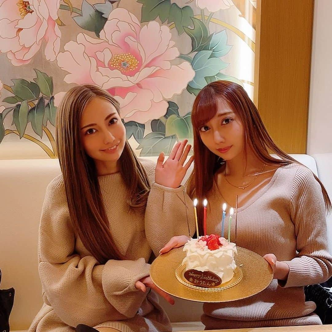 美羽フローラさんのインスタグラム写真 - (美羽フローラInstagram)「誕生日当日はまのちんにお祝いしてもらいました❣️ . . #誕生日サプライズ  #肉の日 #birthdaycake #フォローミー」2月12日 20時44分 - miuflora