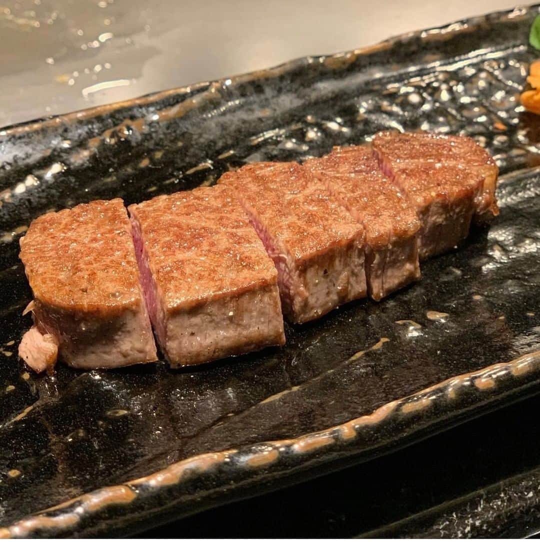 スイスホテル南海大阪さんのインスタグラム写真 - (スイスホテル南海大阪Instagram)「#フライデーファンフィーチャー：新鮮なシーフードとプレミアムな和牛。鉄板焼きならではの贅沢。　  @noriko.129  さん、鉄板焼「みなみ」でのお食事のお写真をご投稿いただきありがとうございます！スイスホテル南海大阪で撮影した写真を #LiveItWellOsaka #洗練された時　のハッシュタグをつけてご投稿ください！毎週金曜日にあなたの自慢の#洗練された時をご紹介します。#スイスホテル南海大阪 #スイスホテル #タボラ36 #朝活   #FridayFanFeature: Ultimate teppanyaki indulgence featuring the freshest seafood and premium meat.    Thank you @noriko.129 for sharing your dining experience at Minami Teppanyaki Restaurant! Have any photos of the Swissôtel Nankai Osaka? Tag us #LiveItWellOsaka for a chance to be featured!」2月12日 21時00分 - swissotelnankaiosaka_official