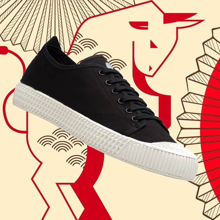のインスタグラム：「Casual doesn't necessarily mean not festive! Explore the iconic @carshoe Supernova sneakers for him and pair them with any outfit. #CarShoeSupernova」
