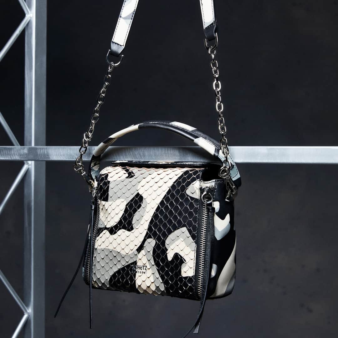 Schutzのインスタグラム：「OUR NEW BAG CRUSH ❤️ #schutzkimber」