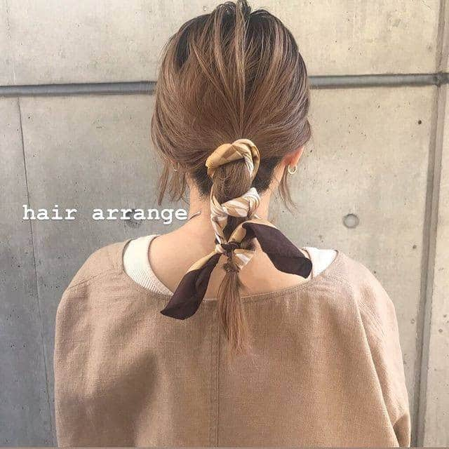 bangsのインスタグラム：「素敵なヘアスタイルをご紹介させて頂いてます！ @__hito_mさんありがとうございます♡  ——————————————————   ＊ bangs(バングス) https://bangs.jp/ https://magazine.bangs.jp/  “なりたい私” と ”叶えてくれるスタイリスト” が見つかるWEBマガジン  ヘアスタイル作品を毎日配信中！ 新たな自分に出会うための理想のヘアスタイルと スタイリストを”bangs”で見つけることができます🌟  #スカーフアレンジ #スカーフ #ヘアスタイル #ヘアアレンジ #ヘアカタログ #发型 #髮型 #髮型屋 #髮型設計 #日系髮型 #短髮造型 #短髮女孩 #日系短髮 #女生髮型 #女生短髮 #短髮型 #염색 #헤어 #단발 #bob #복구펌 #짧은머리 #숏컷」