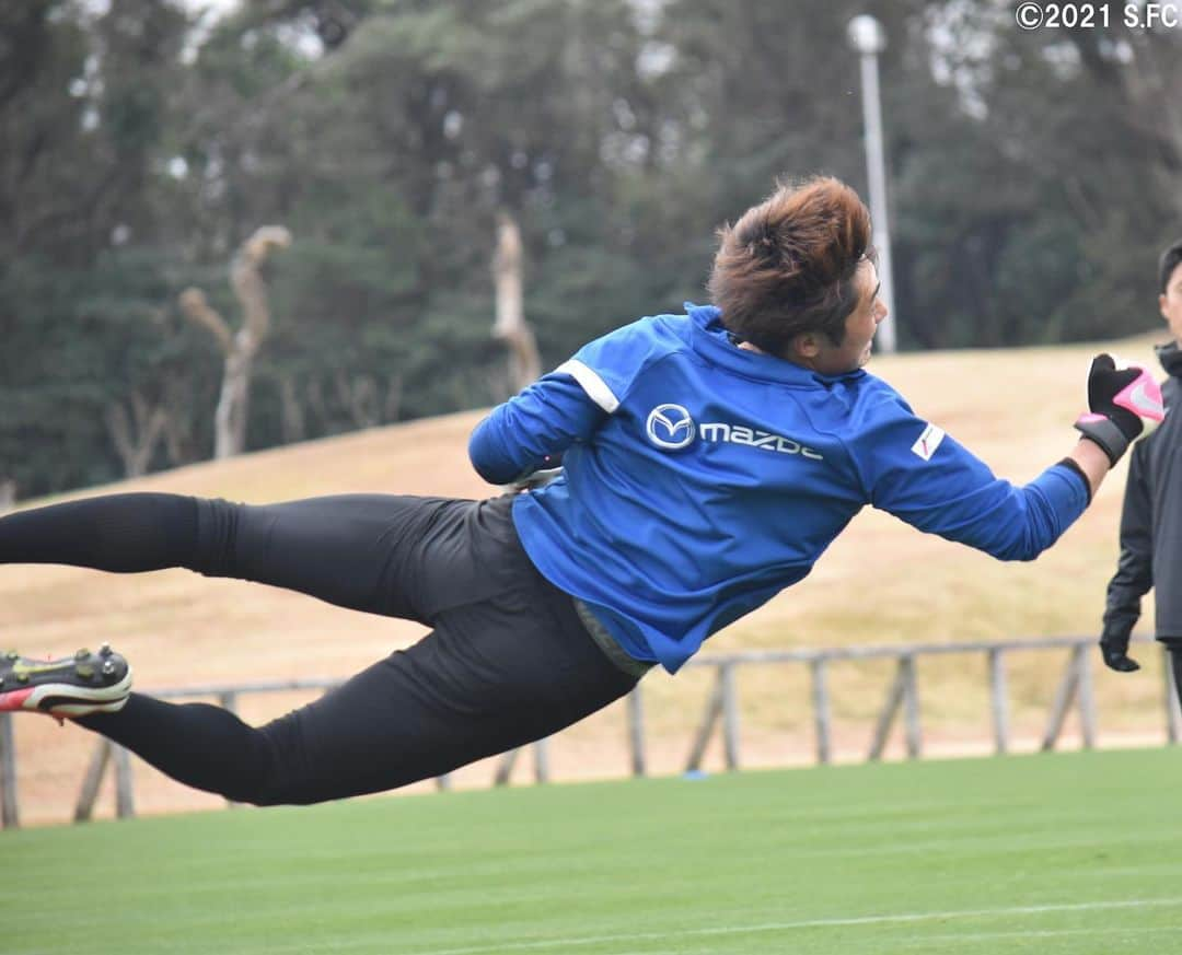 サンフレッチェ広島さんのインスタグラム写真 - (サンフレッチェ広島Instagram)「鹿児島キャンプ8日目⚽️ 午前と午後の2部練習でみっちり鍛えました💪💪  #大迫敬介 選手 #森島司 選手 #青山敏弘 選手 #ジュニオールサントス 選手 #野上結貴 選手 #増田卓也 選手 #川辺駿 選手 #sanfrecce #サンフレッチェ広島 #積攻 #鹿児島キャンプ」2月12日 20時56分 - sanfrecce.official