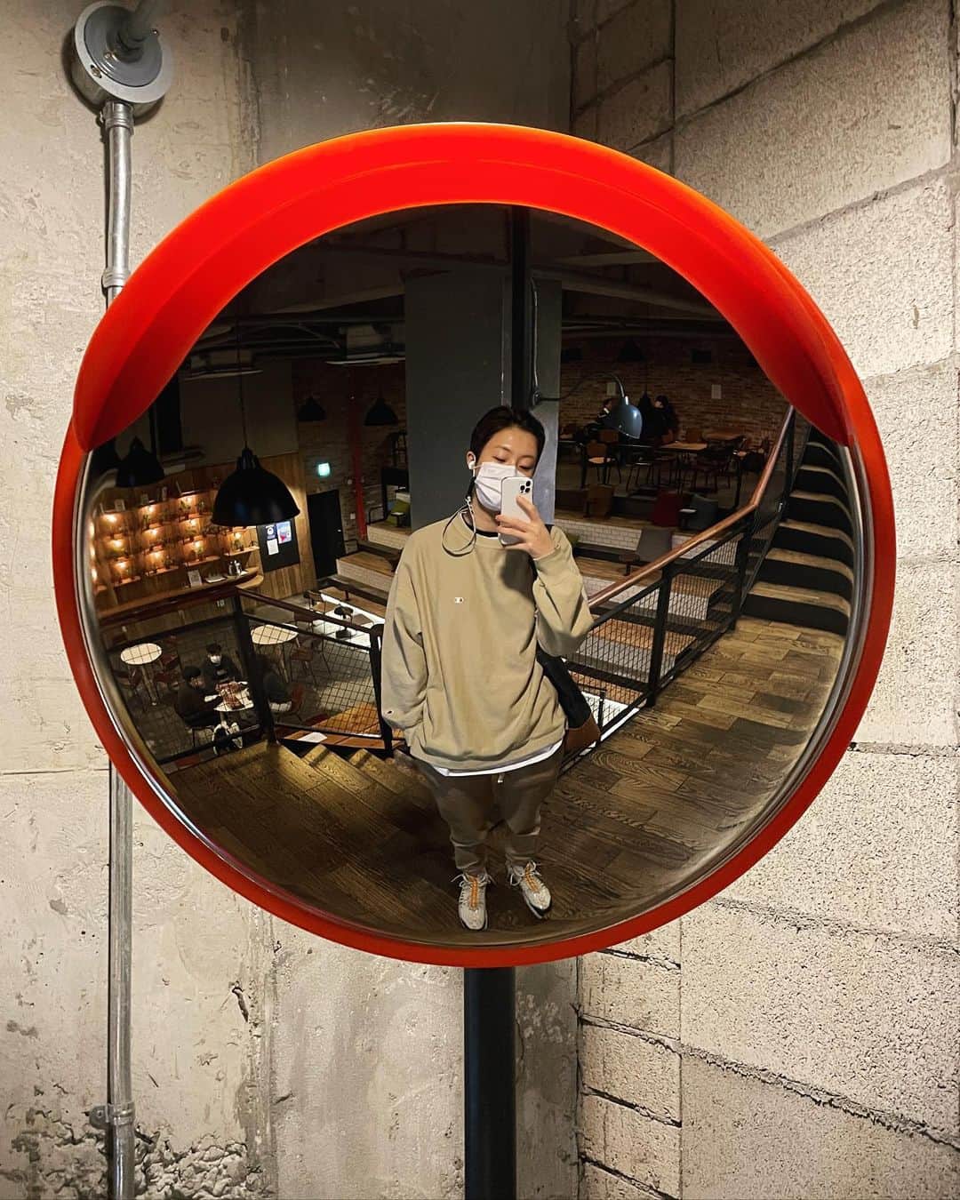 チョン・ソヒョンさんのインスタグラム写真 - (チョン・ソヒョンInstagram)「IN COZY Beige Today 🥨」2月12日 21時04分 - cochon_j