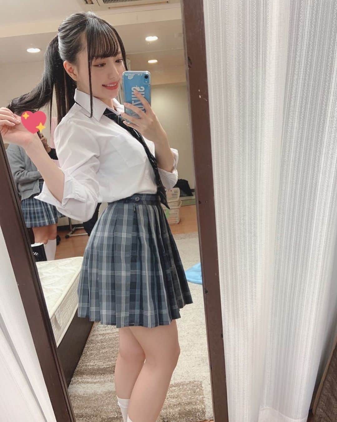 AV女優 ミニスカート 