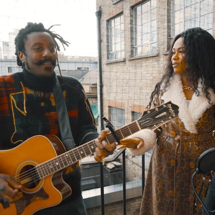 ルディメンタルのインスタグラム：「@beaniemusicofficial & @morganconniesmith have made a stripped back acoustic version of BE THE ONE. Hope you love it 🧡 Link in stories to watch」