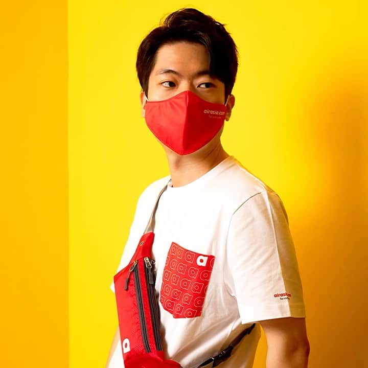 エアアジアのインスタグラム：「The last episode of airasia GO RED CNY SHOW is the 🧧GO RED: GO BARE CNY live show, powered by airasia shop!🧧   Stay tuned this Saturday, 8.30pm - 9pm!  Stand a chance at winning awesome prizes, 5x Vivo Y15 2020 mobile phones and products from Etude House and Laneige are up for grabs!   See you there! 🍊」
