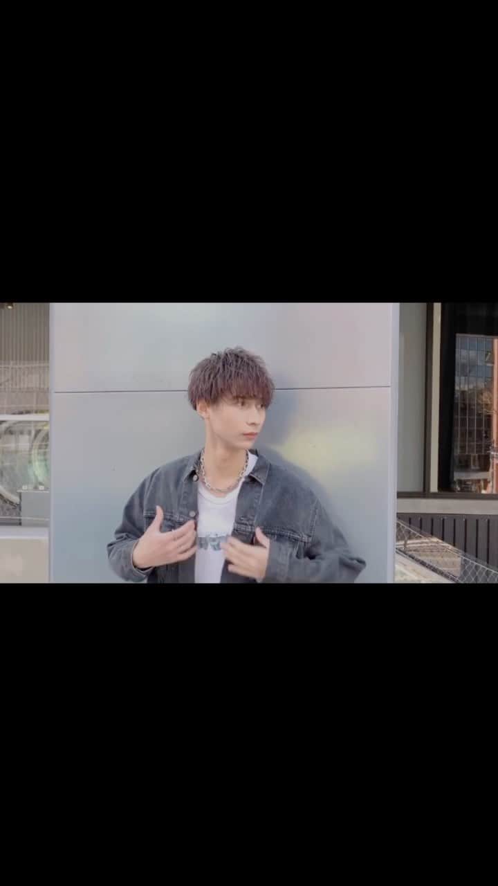 ダーウィン廉のインスタグラム：「撮影風景📸 • • • • • •  #今日好きになりました   #モデル #俳優 #サロンモデル  #サロンモデル募集 #サロン  #サロンモデル募集中  #fff #flowers #followforfollowback  #followｍe #foodstagram  #foodstagram #fitnessmodel  #funnyvideos #l #lfl #lightroom  #l4 #l4likes #l4f #ファッション  #ファッションコーデ #服  #ファッション好きな人と繋がりたい  #instagood #instagram  #instafashion #love #followforfollowback  #followme #instamood」