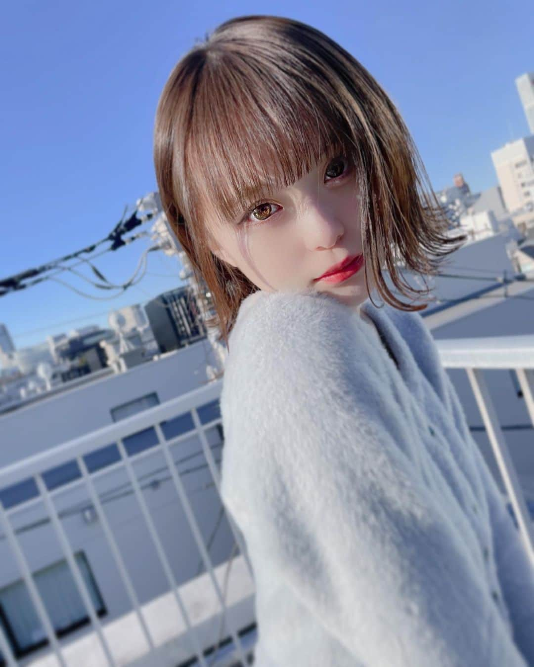 前田渉さんのインスタグラム写真 - (前田渉Instagram)「✨       晴天撮影☀️📸✨ 最近日が伸びてきて嬉しいねぇ〜😆✨✨         次回、外ハネの巻き方動画も載せますね👍🏻💙       この作品のBefore→After→Arrangeはこちらに💁🏼‍♂️ @wataru_magic        model:さーちゃん #わたるマジック #わたるフィルター #cachecache #cachecacheomotesando #cachecachebutter #cachecacheoil #bob #popteen #jc #美容師 #シースルーパッツン #シースルーぱっつん #外ハネ #可愛い #ぱっつん #わたボブ #外ハネボブ #前髪 #巻き方 #さくてぃん #ばっさり #ばっさりカット #桜ちゃん #桜 #透明感 #ミルクティーベージュ #ポップティーン #光漏れ #似合わせカット #ボブ」2月12日 21時41分 - cachetaro