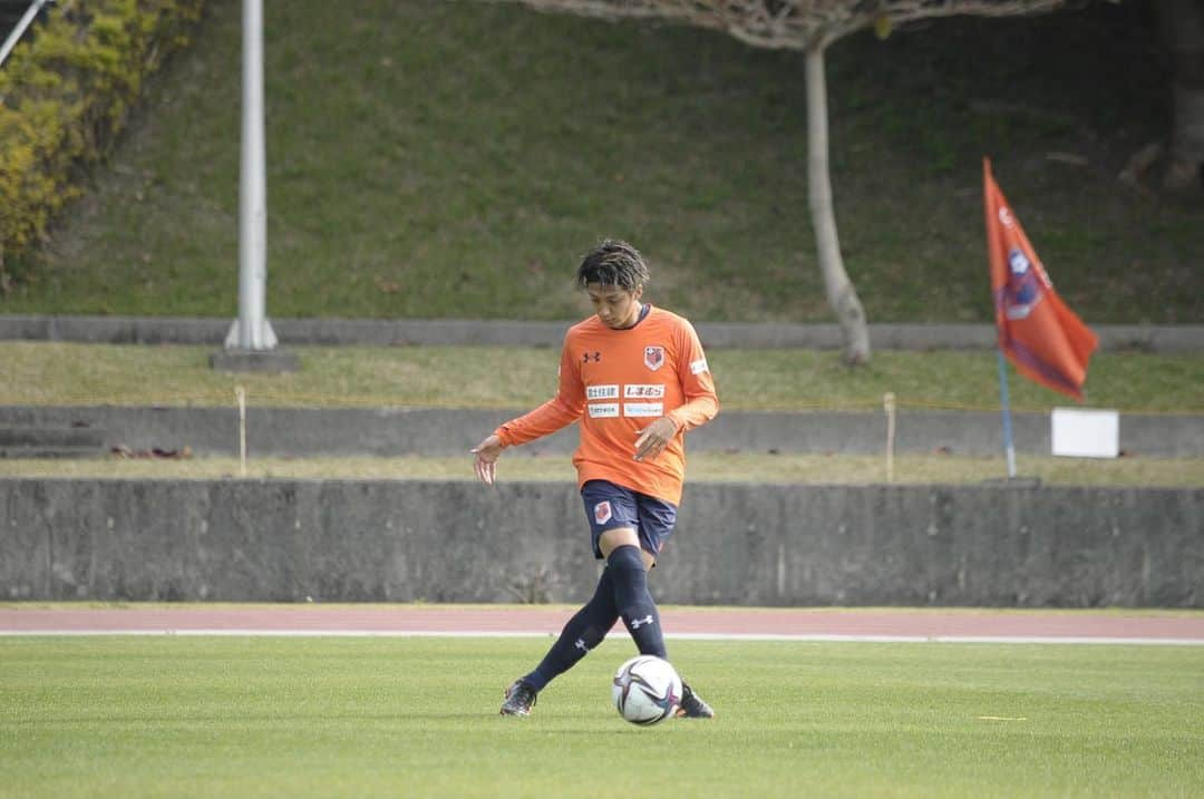 馬渡和彰さんのインスタグラム写真 - (馬渡和彰Instagram)「﻿ ﻿ 沖縄キャンプ20日目⚽️﻿ ﻿ 明日が最終日😎﻿ 最後まで頑張ります！﻿ ﻿ #大宮アルディージャ #ardija #SHOW﻿ #馬渡和彰 #8﻿ #adidas #adidasfootball #adidastokyo」2月12日 21時49分 - kazuaki_mawatari