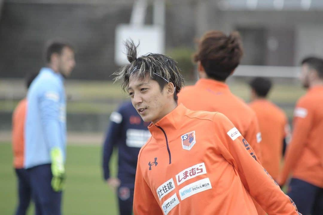 馬渡和彰さんのインスタグラム写真 - (馬渡和彰Instagram)「﻿ ﻿ 沖縄キャンプ20日目⚽️﻿ ﻿ 明日が最終日😎﻿ 最後まで頑張ります！﻿ ﻿ #大宮アルディージャ #ardija #SHOW﻿ #馬渡和彰 #8﻿ #adidas #adidasfootball #adidastokyo」2月12日 21時49分 - kazuaki_mawatari