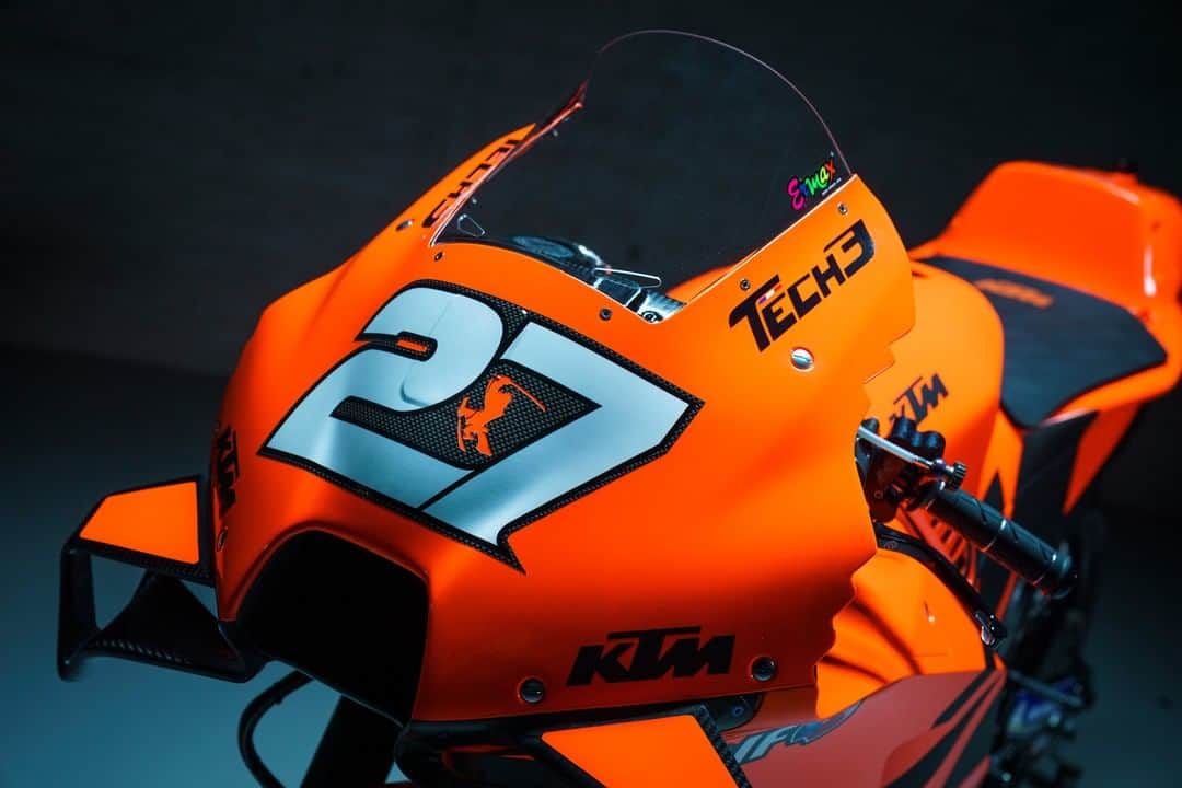MotoGPさんのインスタグラム写真 - (MotoGPInstagram)「Check out the 2021 KTM RC16 in @tech3racing colours! 🤩 What do you think of their new look? 🔥 #MotoGP #Motorsport #Motorcycle #Racing」2月12日 22時00分 - motogp
