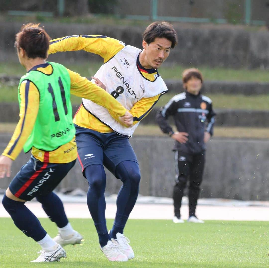 ギラヴァンツ北九州さんのインスタグラム写真 - (ギラヴァンツ北九州Instagram)「. 沖縄キャンプ6日目⚽️ 明日はキャンプ最後の練習試合。川崎戦以上にいいゲームを！ . #giravanz #ギラヴァンツ北九州 #ギラヴァンツ #北九州 #jリーグ #j2 #沖縄キャンプ」2月12日 22時06分 - giravanz_kitakyushu