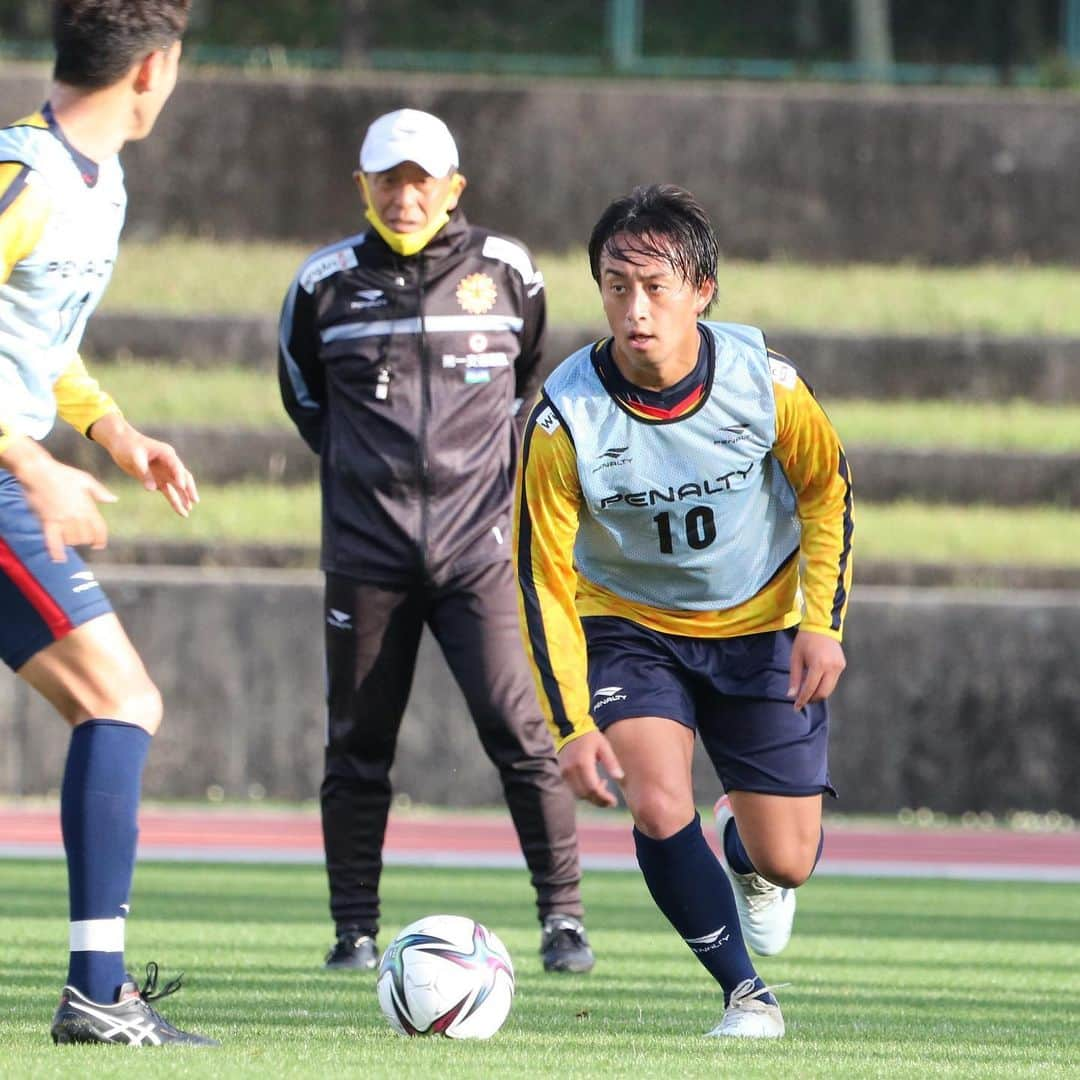 ギラヴァンツ北九州さんのインスタグラム写真 - (ギラヴァンツ北九州Instagram)「. 沖縄キャンプ6日目⚽️ 明日はキャンプ最後の練習試合。川崎戦以上にいいゲームを！ . #giravanz #ギラヴァンツ北九州 #ギラヴァンツ #北九州 #jリーグ #j2 #沖縄キャンプ」2月12日 22時06分 - giravanz_kitakyushu