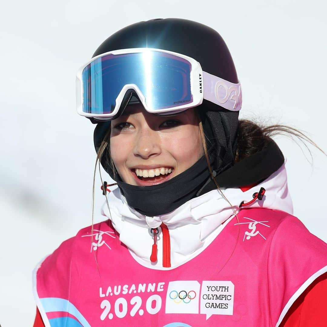 オリンピックチャンネルのインスタグラム：「Hit the link in bio to find out how Eileen Gu celebrates Chinese New Year, and why she's still a long way from matching her grandma's dumplings 🥟.⁠ ⁠ @fisfreestyle  @eileen_gu_ #ChineseNewYear」