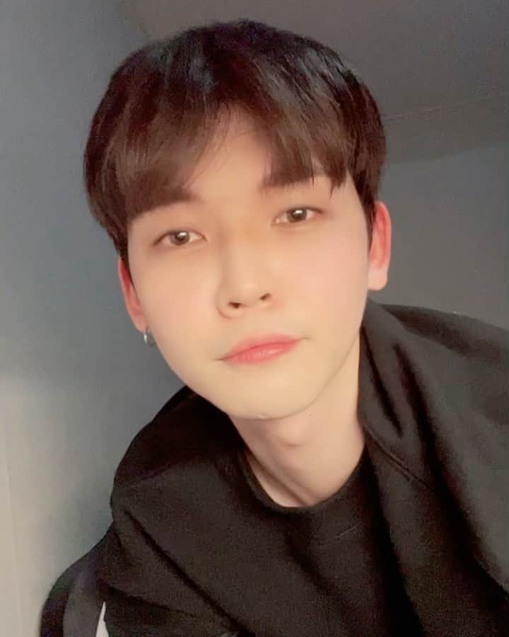 UP10TIONのインスタグラム：「[#쿤] 쿤의 설 인사!💛」