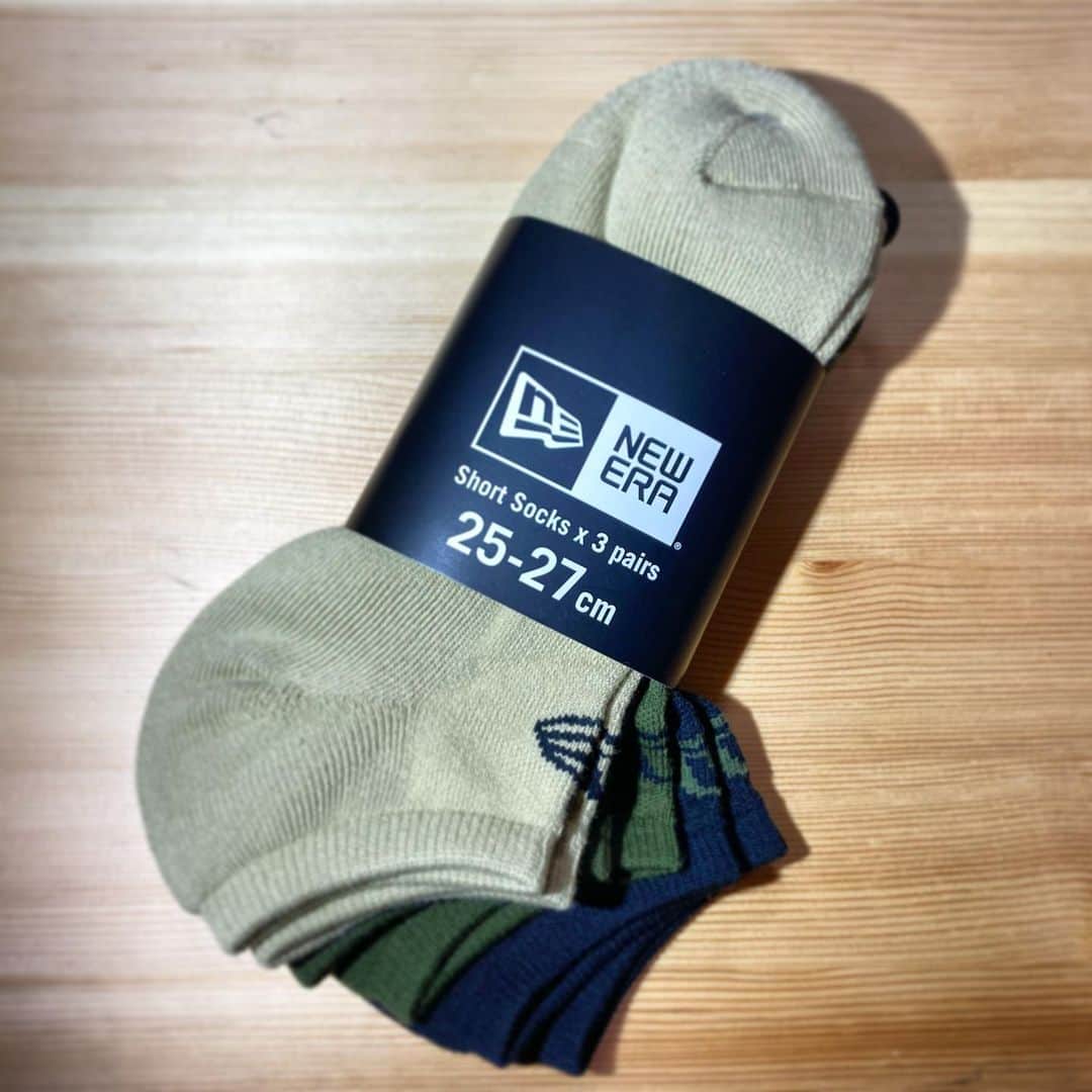 宇野薫のインスタグラム：「NEW ERA®︎ ソックス 新色 ベージュ、オリーブ、ブラック いい配色です。  #newerajapan #ニューエラソックス  #ニューエラ」