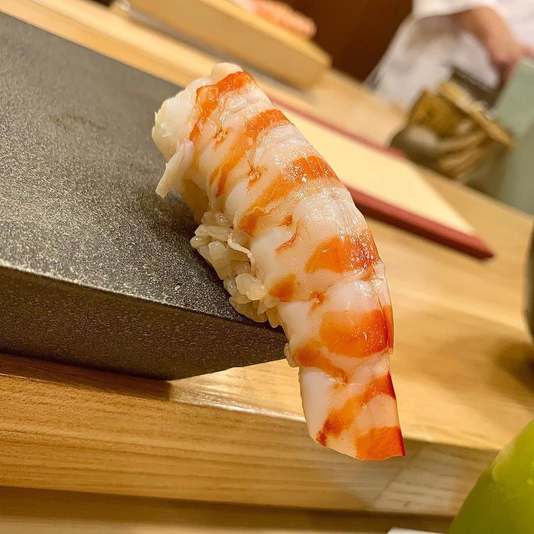 高瀬友規奈さんのインスタグラム写真 - (高瀬友規奈Instagram)「Sushi can entertain you. ・ ・ ・ 美味しく、そしてエンターテインメント性溢れるお鮨屋さん。 #sushi#赤酢」2月12日 22時22分 - yukina_731