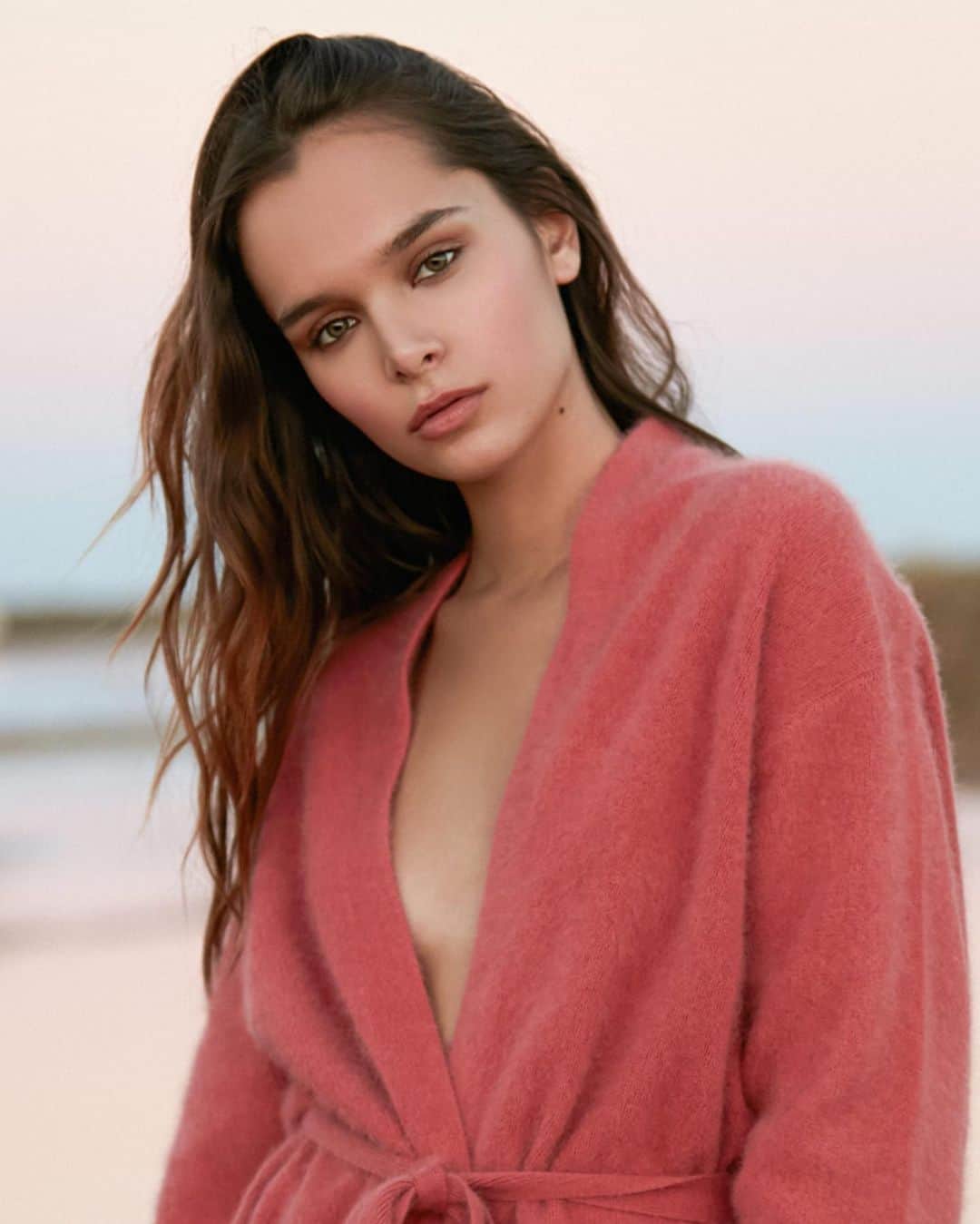 メドモアゼルのインスタグラム：「Try a little tenderness 💝  Mesdemoisellesparis.com  #mesdemoisellesparis #springsummer21」