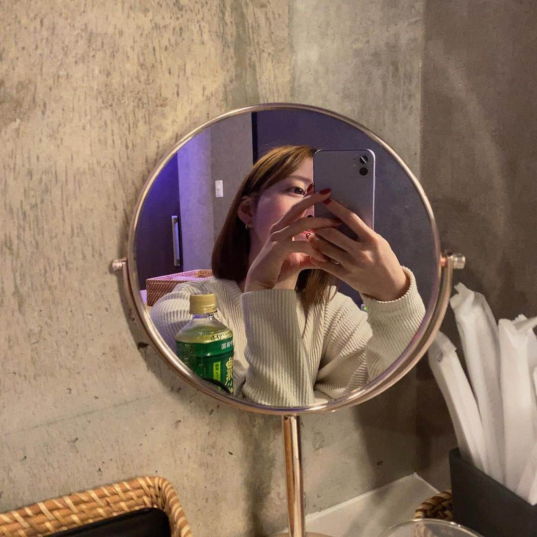 renさんのインスタグラム写真 - (renInstagram)「・ ・ Mirror､mirror on the wall...(圧 ・ ・」2月12日 22時46分 - _reeen_