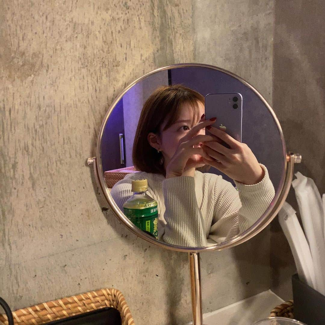 renさんのインスタグラム写真 - (renInstagram)「・ ・ Mirror､mirror on the wall...(圧 ・ ・」2月12日 22時46分 - _reeen_