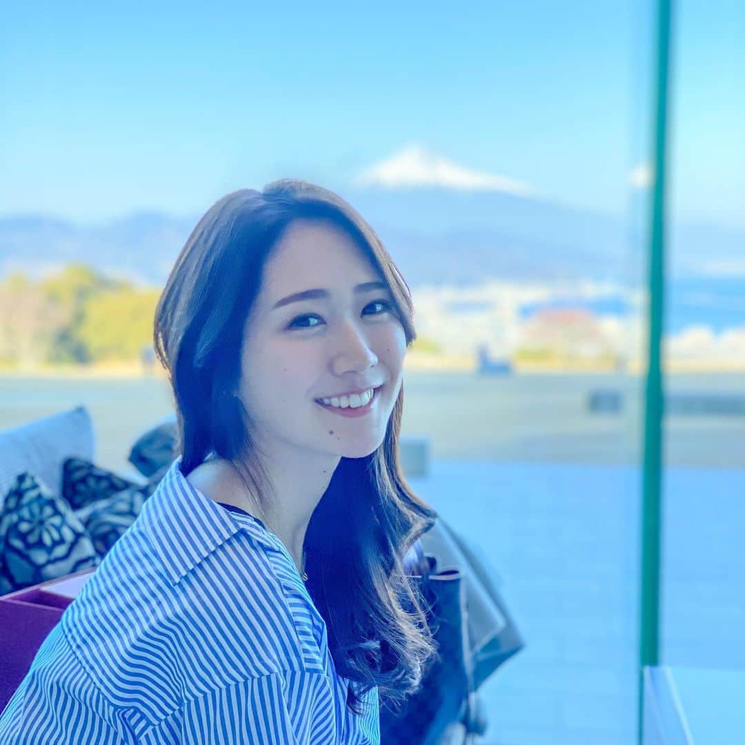 藤澤響花さんのインスタグラム写真 - (藤澤響花Instagram)「Mt.Fuji（╹◡╹）♡﻿ ﻿  #ポートレート#撮影#モデル#ロングヘア#一眼レフ#ファッション#ヘアメイク#いいね#レースクイーン#rq#スーパーgt#supergt#motorsports#モータースポーツ#車#車好きと繋がりたい#サロモ#女子大生#大学生#被写体#カフェ巡り#japanesegirl#ɪɴsᴛᴀɢᴏᴏᴅ#fff#좋아요그램#팔로우백#옷스타그램#셀카」2月12日 22時43分 - kyoka_fujisawa