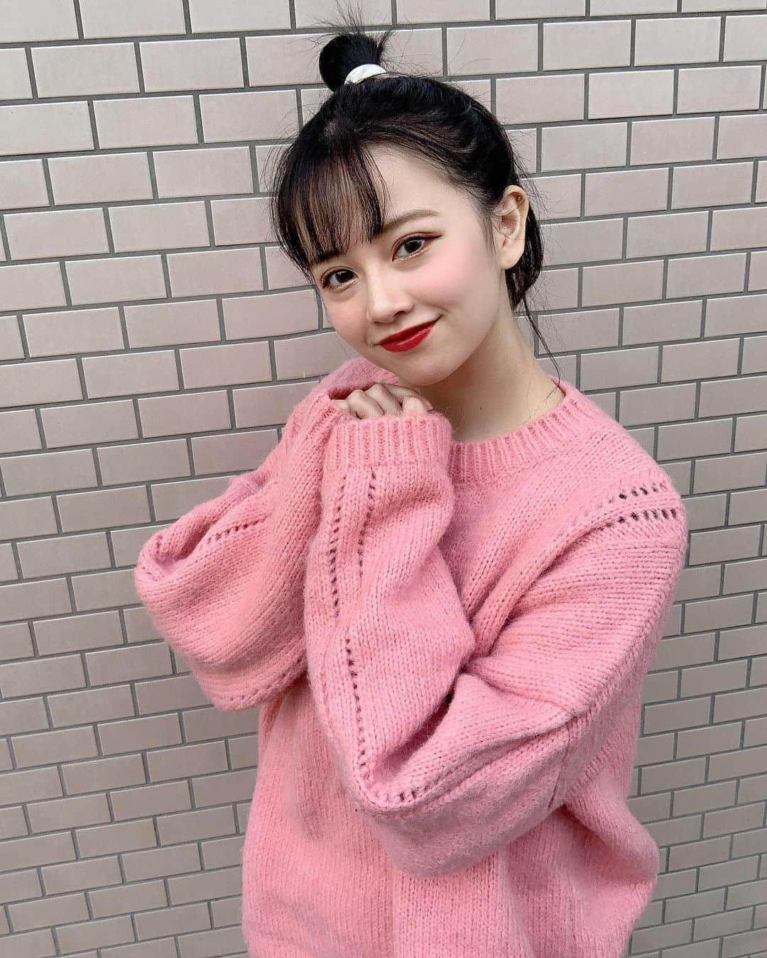 のインスタグラム：「‏ ‏ ぴんくの服って可愛いよね！！ 今日はお団子しました〜！！ なんかこーゆーのってなって書いたらいいかわかんないからいつもぱぱぱ〜って適当になっちゃう笑笑 ‏ #udresser #おだんご」