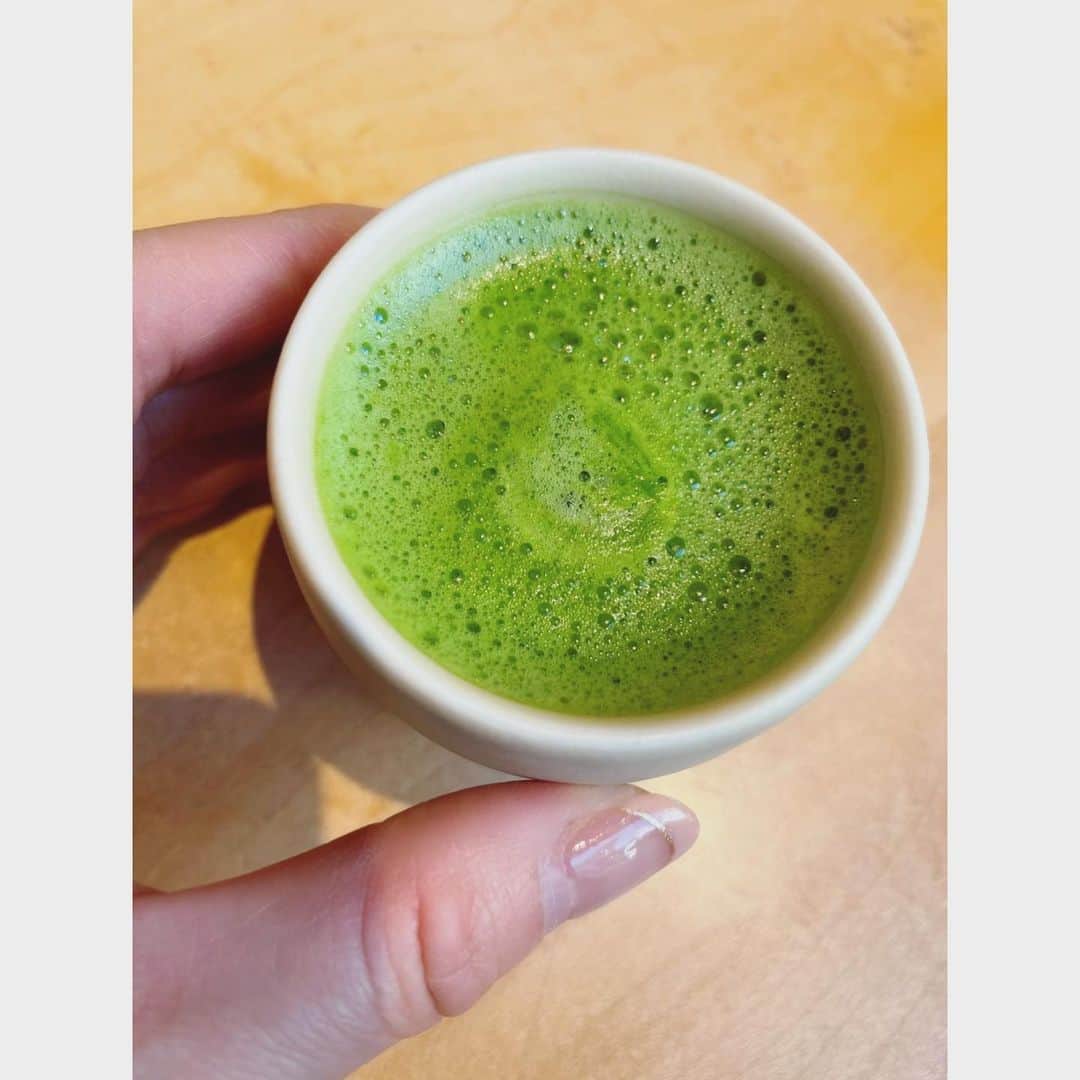 のインスタグラム：「もう夜ですが☺️、 今朝のホッ🍵 抹茶が好きです☺︎︎ #今朝のホッ #抹茶 #一日があっという間」