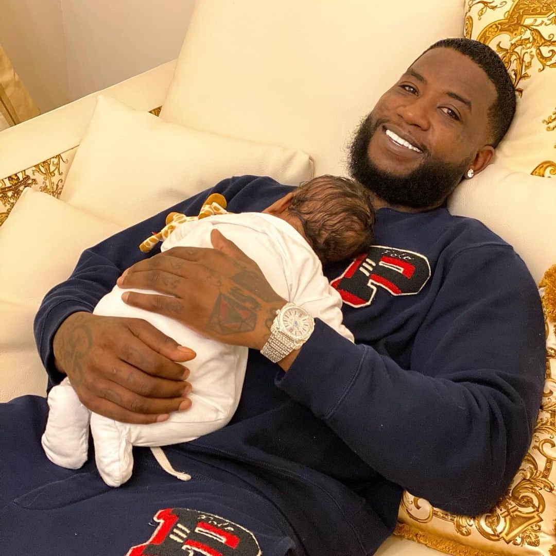グッチ・メインのインスタグラム：「This is one of my best birthdays! I have a beautiful healthy baby boy! An amazing wife! My label doing great ! Man I couldn’t ask for nothing else! Thanks to my wife @KeyshiaKaoir & my son ICE for my dope #BVLGARI diamond watch !! 2/12 the Wop bday!」