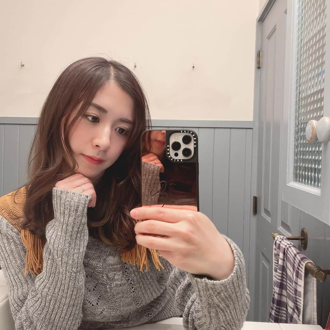 槙田紗子さんのインスタグラム写真 - (槙田紗子Instagram)「@casetify_jp のミラーケース🥺化粧直せますやん 携帯落としまくる私もcasetifyつけてると落とさないし名前入れたりカスタムできるので愛用してます🥺 まさかのcasetify2こもちめっかわ . . @CASETiFY @CASETiFY_jp #CASETiFY #CASETiFYミラーケース #StateYourCase #PR」2月12日 23時16分 - saco_makita