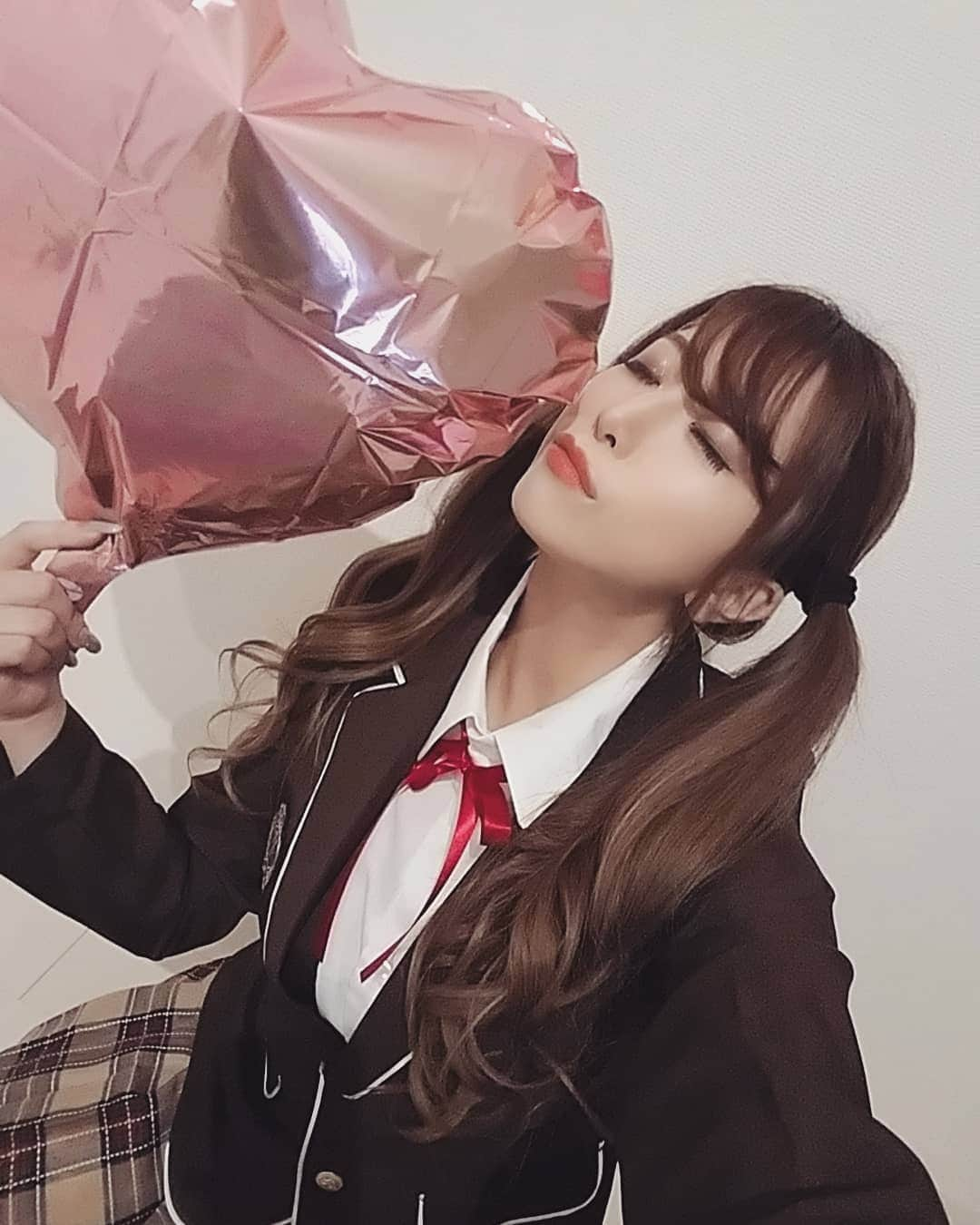 立花セリさんのインスタグラム写真 - (立花セリInstagram)「ばれんたいんでーきっす🍫🎁💘💑💕💋🦄🎸♪*ﾟ☆.*🦄🎸♪*ﾟ☆.*🦄🎸♪*ﾟ☆.*🦄🎸٭•。❁。.*･ﾟ　.ﾟ･*.❁。.*･٭•。  #キャバクラ#キャバ嬢#クラブ #ニュークラブ#ラウンジ#スナック#ガールズバー#バー#佳宵#pivot錦906 4階#名古屋#錦#錦三丁目#錦三#歌舞伎町#六本木#銀座#すすきの#仙台#ミナミ#北新地#中洲#バレンタインデー#Valentine#制服#みんな幸せな#バレンタイン過ごしてね🍫٩(๑❛ʚ❛๑)۶🍫」2月12日 23時16分 - celine_dion.jp