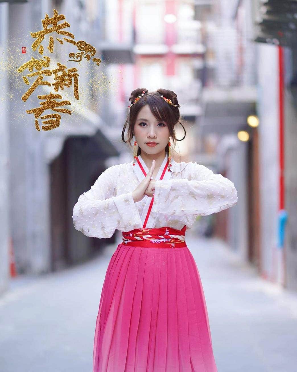ビーム先生のインスタグラム：「จะหมดวันแล้วสวัสดีตรุษจีนทุกท่านค่ะ 旧正月おめでとう!  #influencer #blogger #youtuber #thai #thaigirl #中国　#タイ　#インフルエンサー　#ブロガー　#ユーチューバー　#外国人　#タイ人　#タイ語　#บล็อกเกอร์ #ยูทูปเบอร์ #ไทย #ญี่ปุ่น #ภาษาญี่ปุ่น #ชุดจีนโบราณ #ชุดจีน #ฮั่นฝู #hanfu #ตรุษจีน」