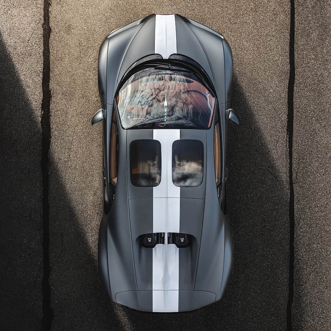 ブガッティさんのインスタグラム写真 - (ブガッティInstagram)「Reach for the clouds with the Sky View glass roof of the BUGATTI Les Légendes du Ciel.   #BUGATTI #BUGATTIChironSport #CHIRONSport #BUGATTILegendesDuCiel #LegendesDuCiel  - WLTP: Fuel consumption, l/100km: low 43.33 / medium 22.15 / high 17.99 / extra high 18.28 / combined 22.32; CO2 emissions, combined, g / km: 505.61; efficiency class: G」2月12日 23時56分 - bugatti