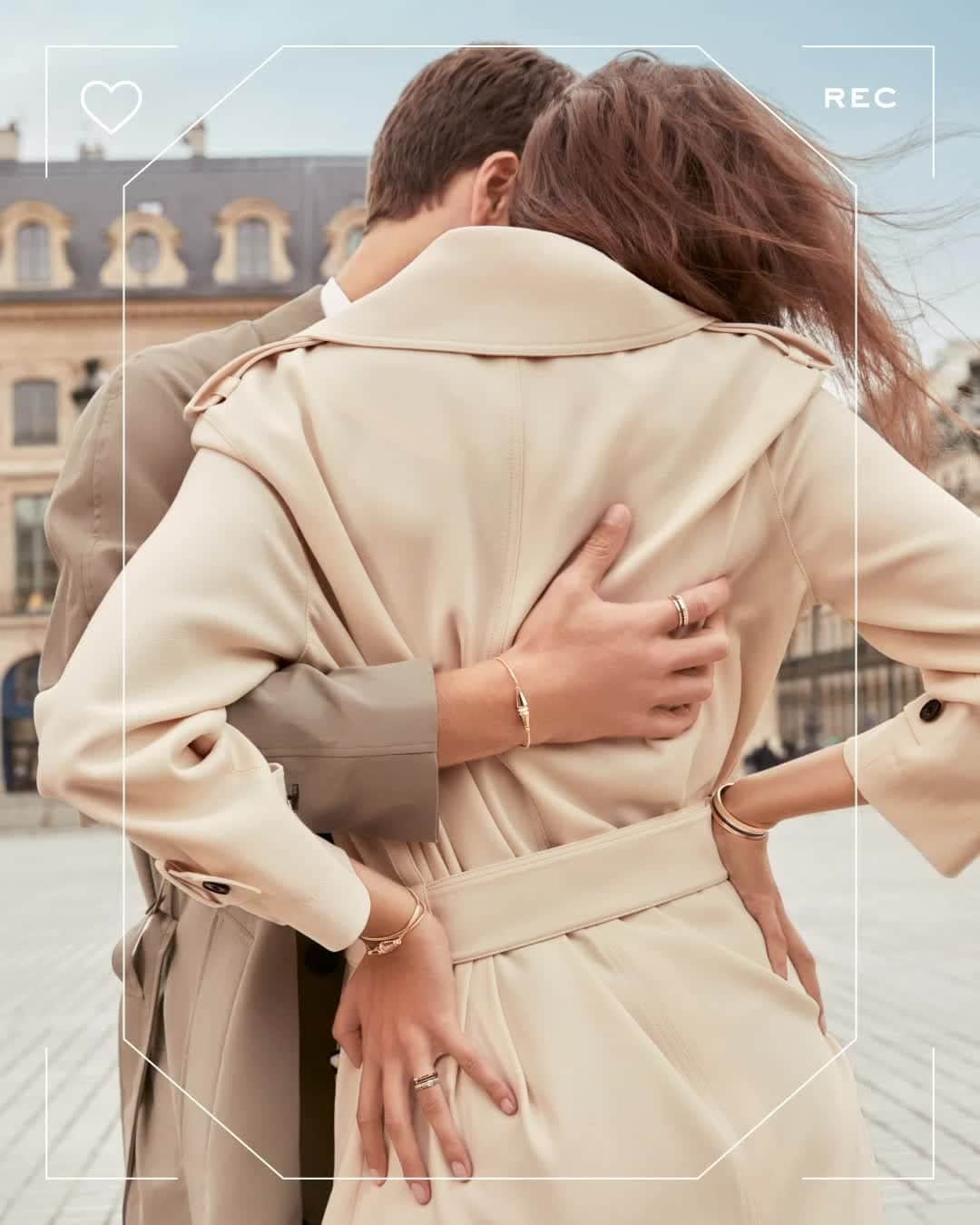 ブシュロンのインスタグラム：「It’s all or nothing. Love doesn’t compromise. Just like the Quatre collection, which joins gold and diamonds in one combination.⁣ #BecauseofLove」