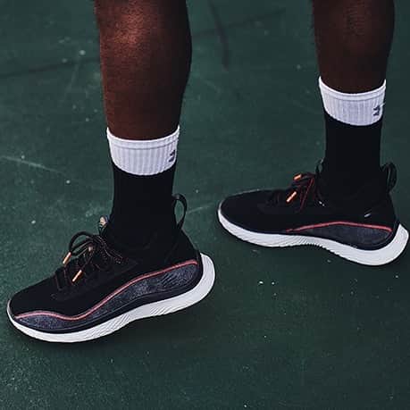 Under Armourのインスタグラム：「From Baltimore. For Baltimore. In celebration of Black History Month, @StephenCurry30 partnered with photographer, activist, and UA teammate @bydvnlln. The #Curry8 “Beautiful Flow” is dedicated to the resilience of young athletes and the power of community in the 4️⃣1️⃣0️⃣. Available now through the link in bio.」