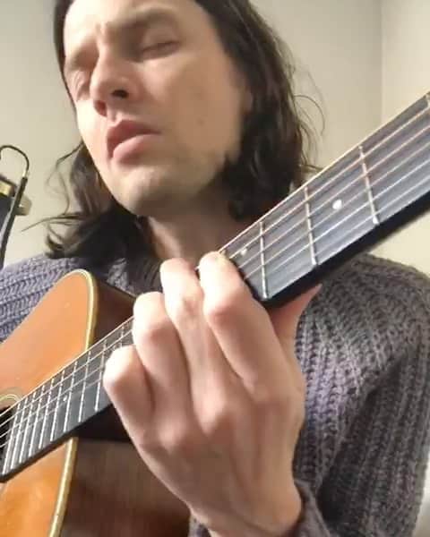 のインスタグラム：「I put together a little collection of my songs for Valentine’s Day listening! It's called Let There Be Love… and here’s a bit of I Found You ahead of the big day. Hit the link in my stories to listen 💘」