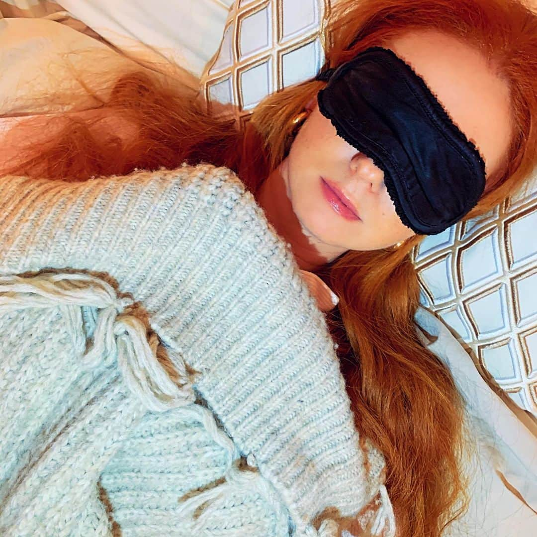 リェーナ・カーチナさんのインスタグラム写真 - (リェーナ・カーチナInstagram)「Я сновидец👁👁 А вы видите сны?  I am a dreamer 💤 and what about you?  #dreamer #nap #lenakatina #сны #ленакатина #сновидения」2月13日 0時22分 - lenakatina