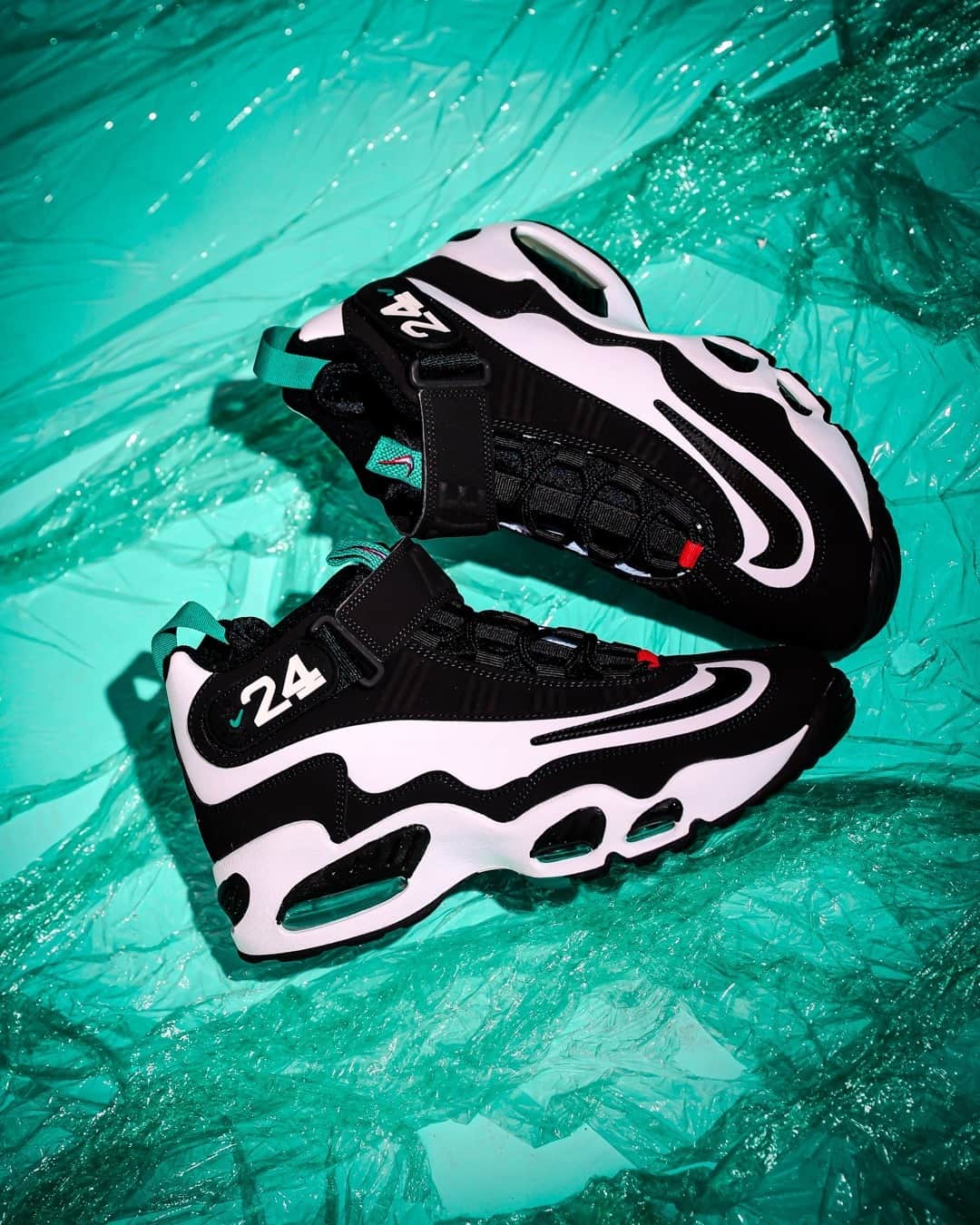 Foot Lockerのインスタグラム：「Glad these are coming back! #Nike Air Griffey Max 1 'Freshwater' launches February 15th online & in-store.」