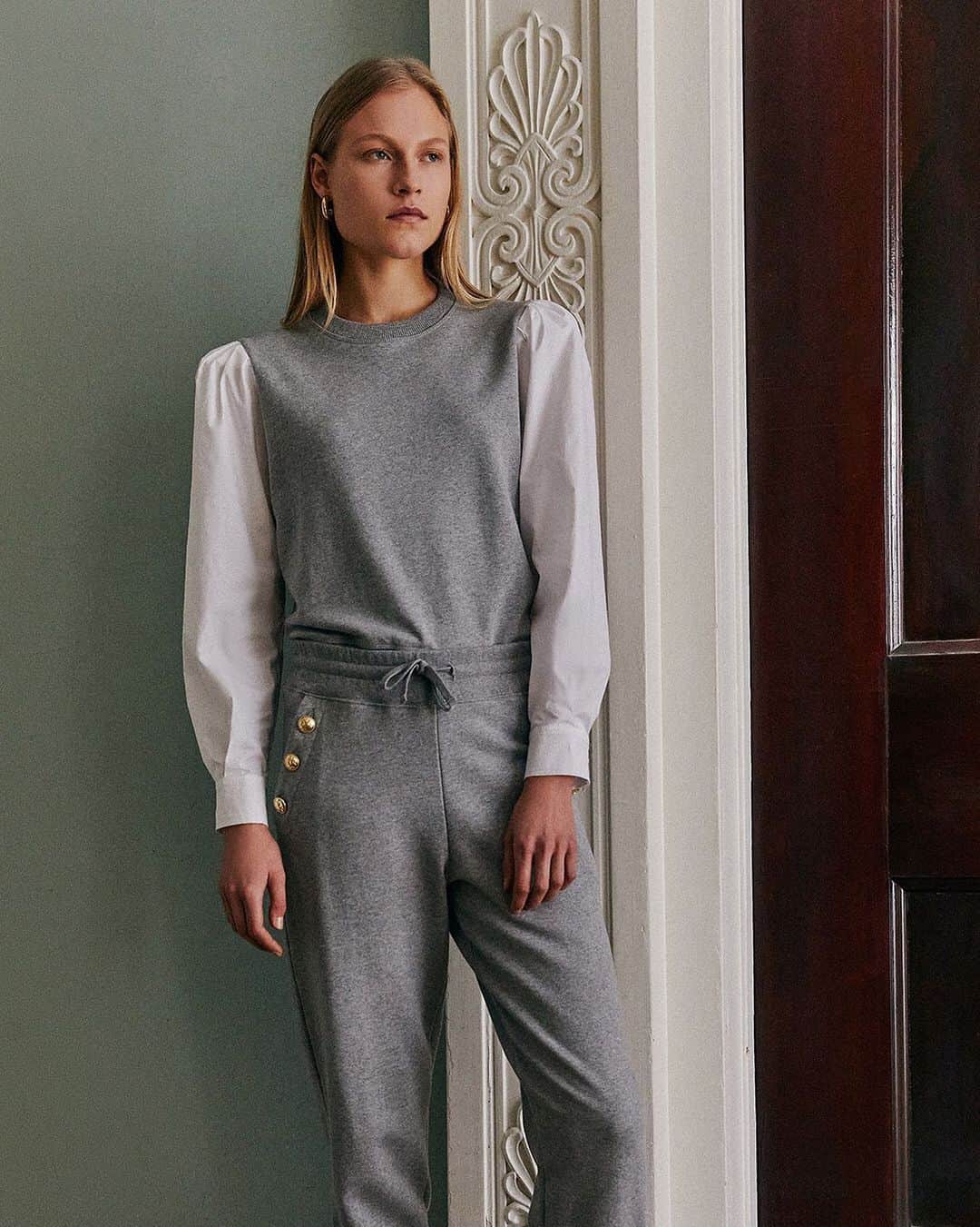 デレクラムのインスタグラム：「Settle in for the weekend in our Milton Mixed Media Sweatshirt and Jax Jogger」