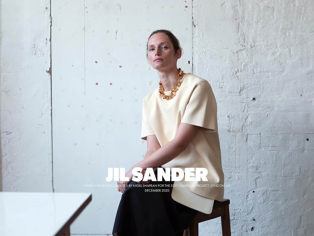 ジルサンダーのインスタグラム：「#JILSANDER #SS21CAMPAIGN The SS21 Campaign Project Vivien Solari documented by Nigel Shafran, London, UK December 2020 #JilSanderbyLucieandLukeMeier」