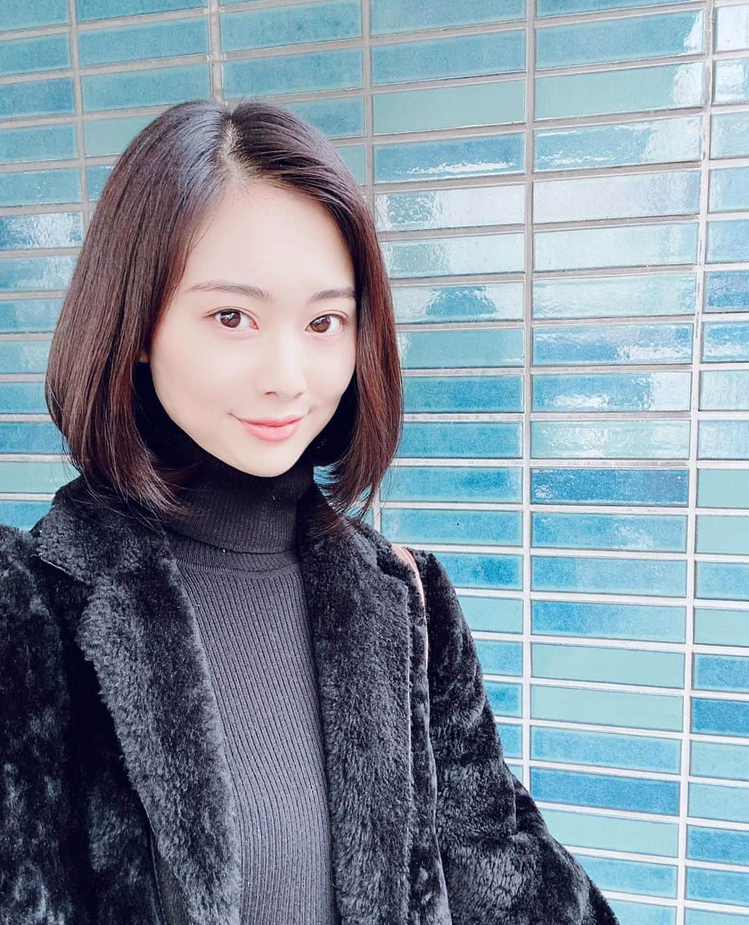 和田安佳莉のインスタグラム：「今日は朝から都内で撮影でした。 ダッシュで帰って打ち合わせからの指導。 来月でスタジオをオープンして2年になります。 生徒達の未来には責任を持って、必ず将来に繋いでいける教室にしたい。 でも、芸能のお仕事も私をつくってきたものの一つだから大切にしていきたい。 どこまで両立できるだろうか、片手間だって思われたらどうしようと、悩んだ時期もあったけど、なんだかんだ奇跡のバランスで成り立っている。 会社にも先生達にも協力してくれる全ての人たちに頭が上がらない。 スタジオに篭りっぱなしじゃ伝えられないことは沢山あるし、逆もまた然り。 . そんなこんなで気づけばアラサーだってよ。 おったまげ！ . #今日の回想 #撮影」