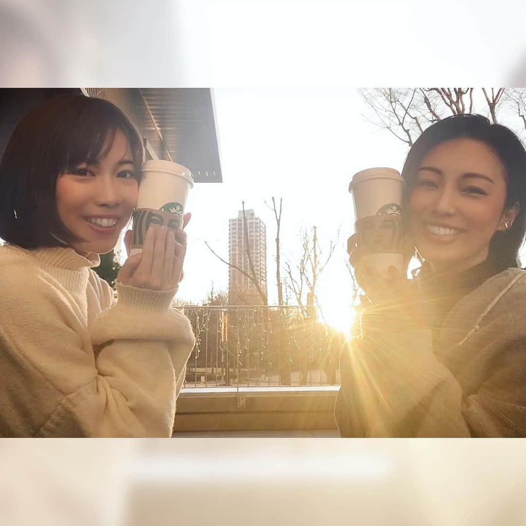 早瀬英里奈さんのインスタグラム写真 - (早瀬英里奈Instagram)「小野山カメラマン @ono_arisa.official シリーズ2021📷  第一弾です✴︎✴︎✴︎  そう。。。 先週、ストーリーにはアップしましたが。。 スタバでベンティサイズのドリンクをご馳走してくれたのは、この方🐹笑  オーダーしたは良いけれど。。。 顔と同じくらいのサイズに、2人して思わず「でかっ‼️」と、声を揃えました🤣  今年のとある打ち合わせも兼ねて、お散歩をしながら、お互いの年末からの近況報告を🌟  あっちゃんは現在⬇︎  4／3(土)@銀座ヤマハホール にて 小野亜里沙Birthday コンサート 「夢、叶う場所」 会場 18:00  開演19:00 前売¥4000  当日¥4500 (10月の振替公演)に向けて、万全な状態でお客様をお迎えできるよう、出演者の皆さん、スタッフの皆さんと頑張っています🎹  大変な状況の中、客席を半分減らしてのコンサートになるようです。。  どんな形であれ、彼女の力になれることで、精一杯の応援をしたいと思います✴︎✴︎✴︎  小野亜里沙ちゃんの応援、是非 宜しくお願い致します💐  #写真 #小野山紀信 ＃カメラマン #2021年 #シリーズ #第一弾 #starbucks  #スタバ #ベンティ #夕日 #銀座ヤマハホール #小野亜里沙 #birthday #コンサート #夢叶う場所  #早瀬英里奈」2月13日 0時44分 - erina.hayase