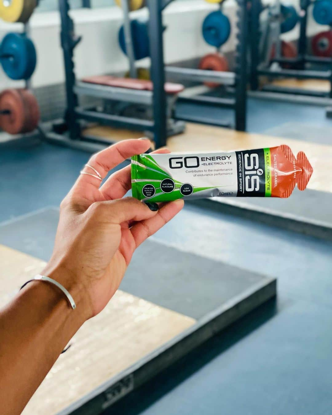 Laviai NIELSENさんのインスタグラム写真 - (Laviai NIELSENInstagram)「Re-fuelling in between sessions with @scienceinsport Energy + Electrolyte Gel ⛽ I always have one of these in my training bag, they're so handy to find that extra bit of energy and to hydrate fast. Let me know if you guys have tried these!   Use my code BOOSTEDBYLAVIAI for free Next Day Delivery on the SiS website 🧡 #FulledByScience」2月13日 1時05分 - laviai